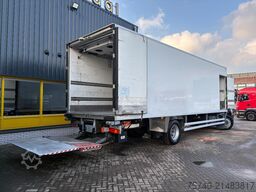 Mercedes-Benz AXOR 1829 + MANUAL + EURO 5 + LIFT + CARRIER