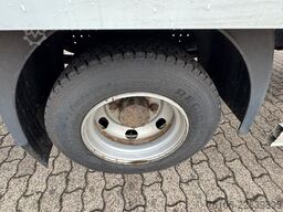 FUSO Canter 7C15 Koffer mit Ladebordwand