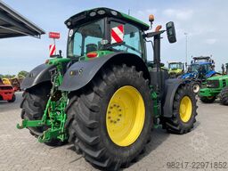 John Deere 6R215