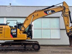 CAT 323 F L      2017