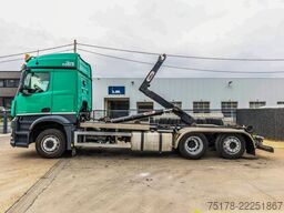 Mercedes-Benz AROCS 2643 L
