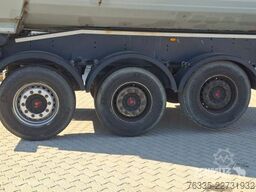 Schwarzmüller Tipper Steel half pipe body 24m³
