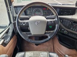 Volvo FH 13.500 Globetrotter 8x2*6 - 3 deck livestock...