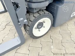 COMBILIFT CBE2500 TRIPLEX 5500 FORK POSITIONER