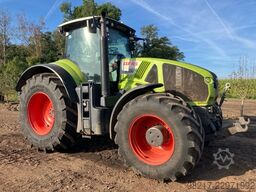 CLAAS Axion 920