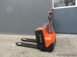TOYOTA LWE200