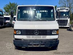 Mercedes-Benz 711 D open truck. 5.10 m long cargo, 3 seats. V...