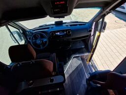 MERCEDES-BENZ 2 x 517 Lord Comfort XXL Lagerfahrzeug 23 SS