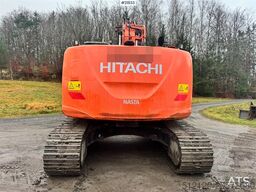 Hitachi ZX225USRLC-6 crawler excavator with Rototilt, 2 bu