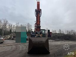 Hitachi ZX225USRLC-6 crawler excavator with Rototilt, 2 bu