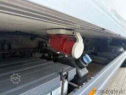 MERCEDES-BENZ Atego 821 L Kühlkoffer/ThermoKing V500/Klima