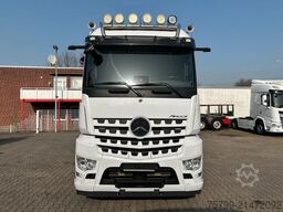 MERCEDES-BENZ 3253 Arocs mit HMF 3220 Kran und JOAB Abroller