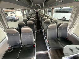 MAN R 10 Lions Coach C