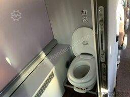 MAN R 09 Lions Coach C