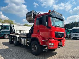 MAN 32.400 Abroller +HMF Kran +Greifer +Lenkachse