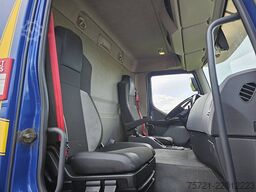 RENAULT D 250 19.5T TAILLIFT AIRCO