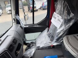 Renault D 12 LOW P4X2  210E6 / PLYWOOD GESLOTEN LAADBAK...