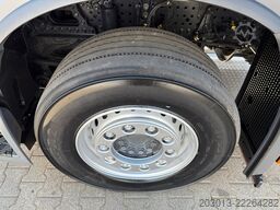 MERCEDES-BENZ Actros 2651 6x4 Koffer mit Bohranalge Zubehör