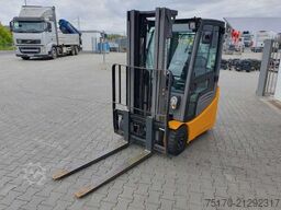 Jungheinrich EFG 215 / Triplex: 4.25m! / SS / 4.297h!