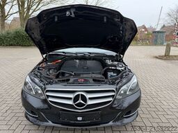 MERCEDES-BENZ E 300 BlueTEC HYBRID Navi Leder PDC LED EURO 5