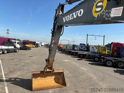 Volvo EC210  + 4870 Hours + bucket + fully operational