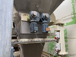 Heckmann Product aanvoerbunker + Opvoervijzel