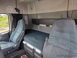 VOLVO FH 480 Kühler mit Kühlanhänger, LBW+Türen