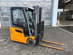 Jungheinrich EFG 215 / Triplex: 4.25m! / SS / nur 3.092h!