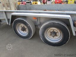 Müller Tandemanhänger mit 8 Ton. NL mit Rampe