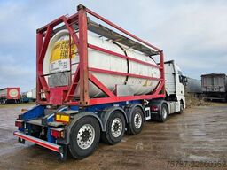 SCHMITZ CARGOBULL Tankchassis mit Tankcontainer, 424.676 KM