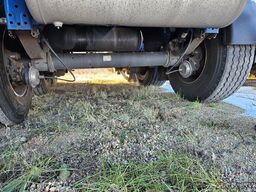 SCHMITZ CARGOBULL Tankcontainer Chassis+Tankcontainer  Schwallwand
