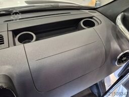 MERCEDES-BENZ 519  Allrad 4 x 4 Lagerfahrzeug Stock 20 Sitzer