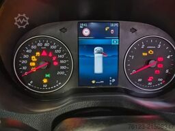 MERCEDES-BENZ 519  Allrad 4 x 4 Lagerfahrzeug Stock 20 Sitzer