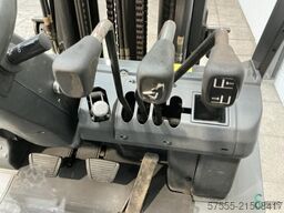 Nissan UGD 02 A 30 PQ