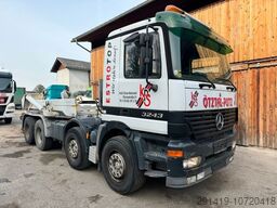 MERCEDES-BENZ Actros 3243 8x4 BB Silo Austeller Bj 2002