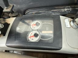 KOMATSU PC26MR-3 / 2020 BJ / 2 x Löffel