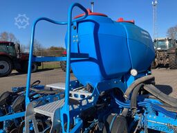 Lemken Azurit 9 mit Fronttank