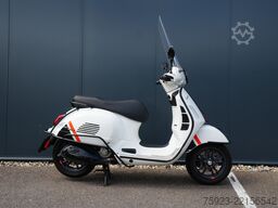 VESPA GTS 300 SUPERSPORT RST BIANCO