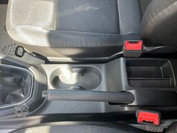 VOLKSWAGEN CADDY MAXI REGALS. TEMP. 4MOTION DACHTRÄ. KLIMA