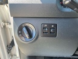 VOLKSWAGEN CADDY MAXI REGALS. TEMP. 4MOTION DACHTRÄ. KLIMA