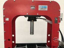 AXA P110 MR 110 Ton