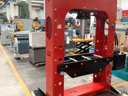 AXA P110 MR 110 Ton