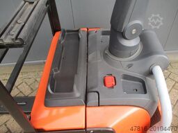 TOYOTA LPE 200