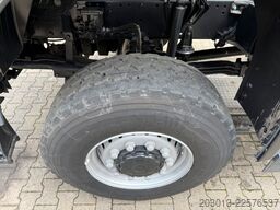 MAN TGS 26.400 6x6 BB Abrollkipper HIAB Optima 20S56