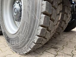 MAN TGS 26.400 6x6 BB Abrollkipper HIAB Optima 20S56