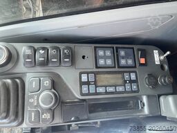 Doosan DX140LCR-5 with PowerTilt OQ65 quickcoupler (without bucket)