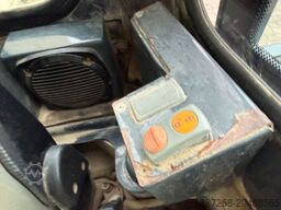 KOMATSU PC26MR-3 / 2020 BJ / 2 x Löffel