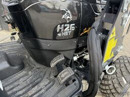 SOLIS 26 HST BLACK EDITION minitractor NIEUW met frontlader
