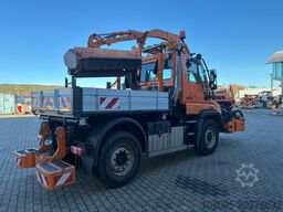 Mercedes-Benz Unimog U 427 mit Mulag Kombinationmähwerk MKM 700