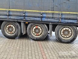 Schmitz Cargobull Curtainsider Mega